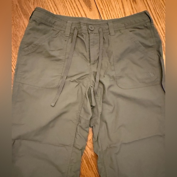 North Face Nylon Capri Hiking Pants Olive Green size 8 - Picture 3 of 8